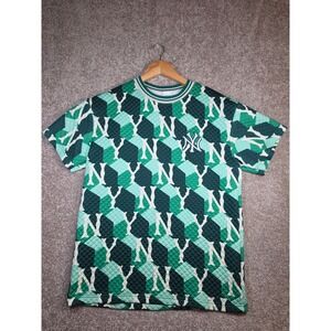 MLB New York Yankees Mens S/M Green Quilted Monogram Short Sleeve Shirt NY Logo